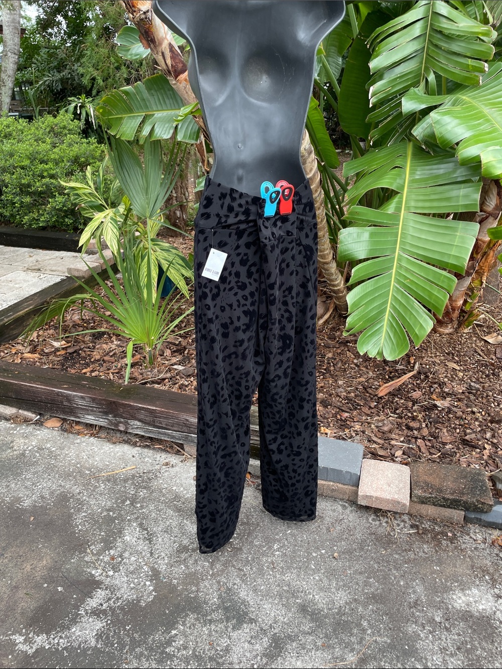 Last Tango leopard print velvet wide leg drop waist pants - Picture 3 of 8